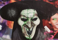 Hexenmaske mit grünem Blut